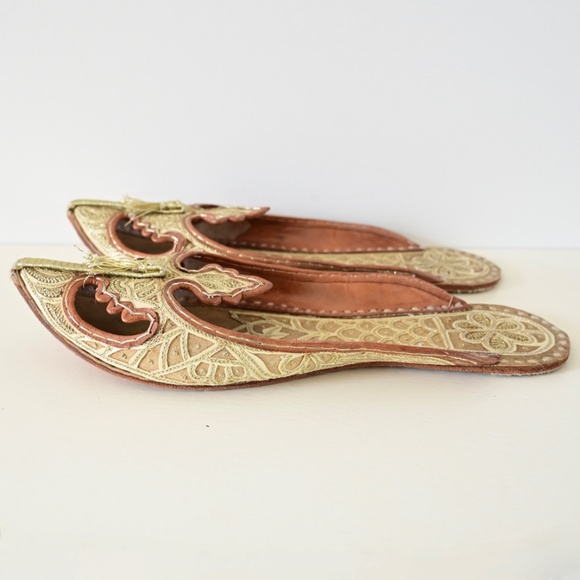 Ornate Gold Embroidered and Leather Shoes Slippers w/ Tassel Size 40 - Picture 3 of 13